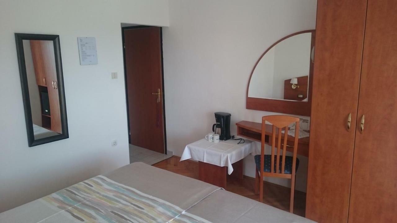 Guest House Violeta Palit Buitenkant foto